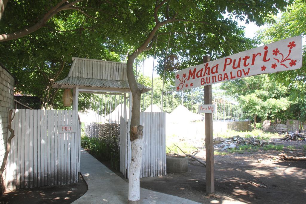 גילי טרוונגן Maha Putri Bungalows חדר תמונה